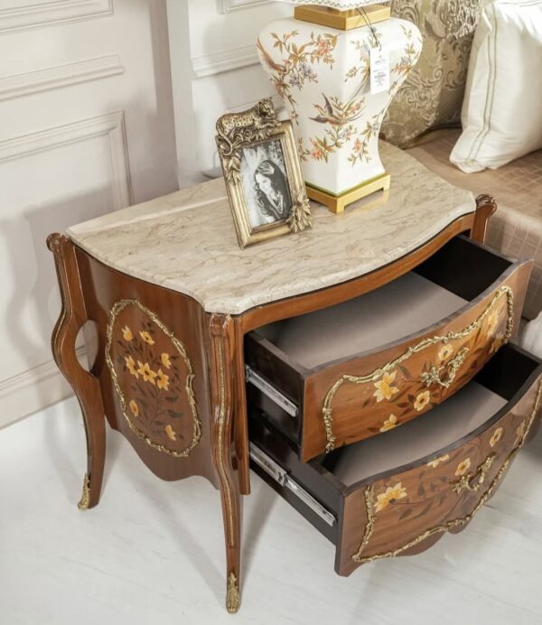 Luxury Solid Wood Bedroom Set with Dresser and Mirror – King & Queen Size Bed Sets in Pakistan
