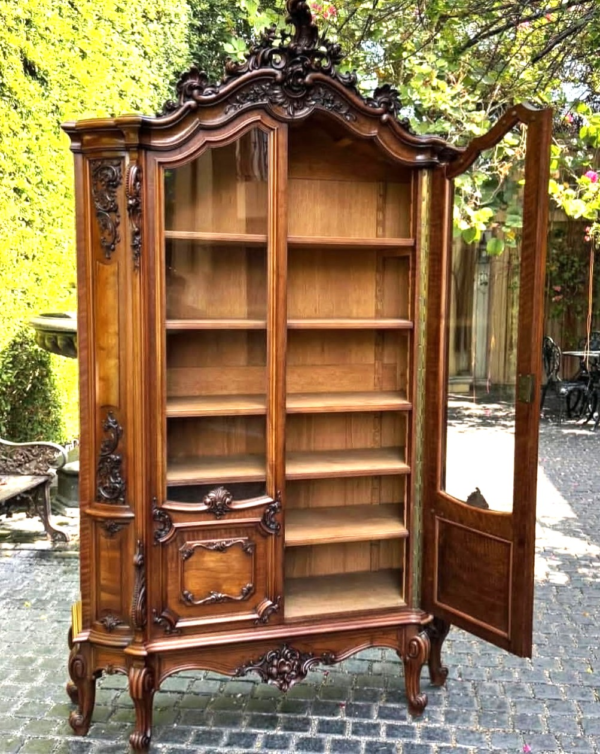 Chinioti Wooden Showcase – Luxury Hand-Carved Display Cabinet by JJ Furniture - Image 5