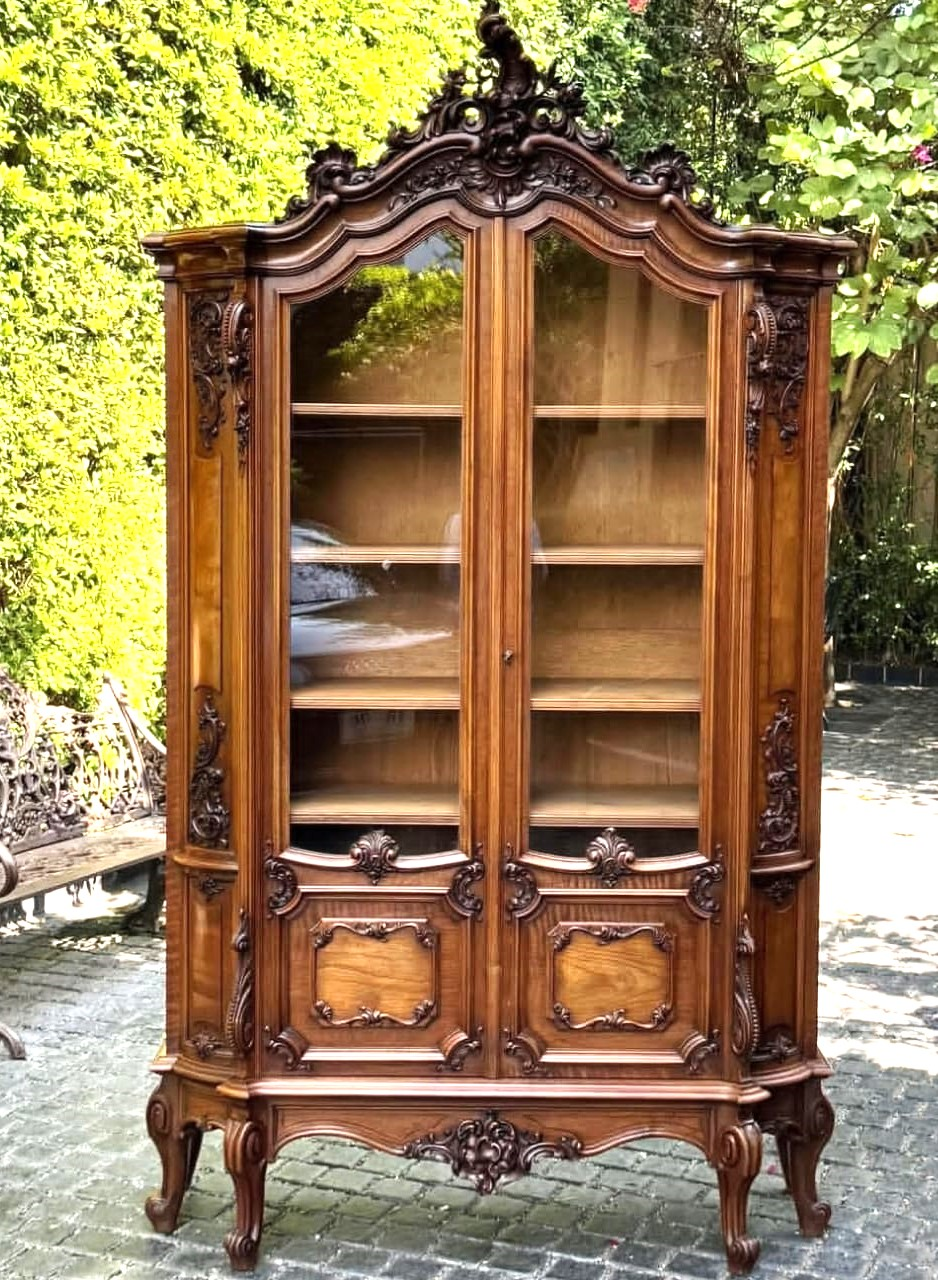 Chinioti Wooden Showcase