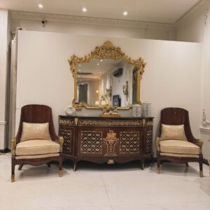 Luxury Royal Console Table & Classic Chairs